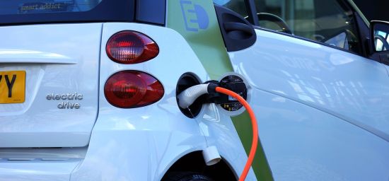 E-Autos aufladen ist so einfach wie das Tanken herkömlicher Kraftstoffe